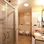 מלון &