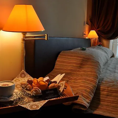 فندق & 4*