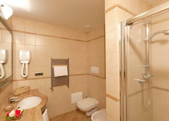 & Ξενοδοχείο