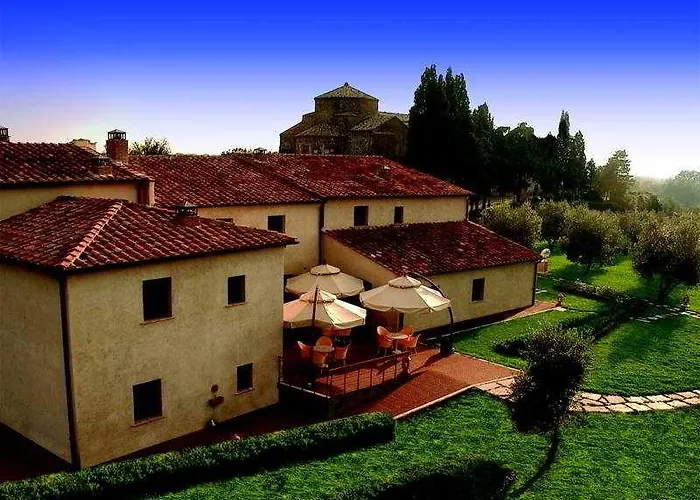 Hotel &