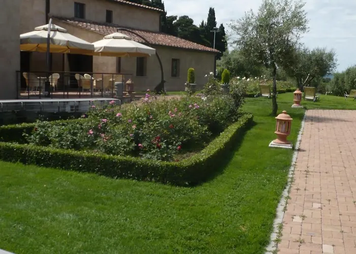 & 4* Sovana