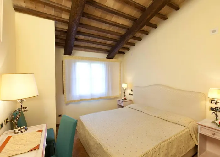 & 4* Sovana