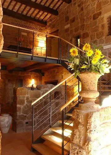 Hotel &